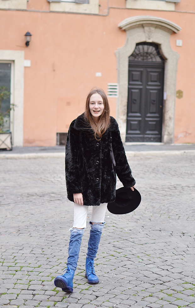 What To Wear in Rome - Lifestyle OOTD Photography
